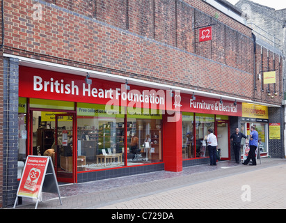 Kings Lynn, Norfolk, England, UK. British Heart Foundation Möbel und elektrische Charity Shop Stockfoto