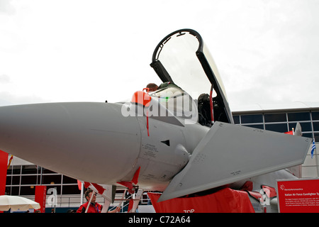 Anzeige von BAE Systems Eurofighter Typhoon auf der Farnborough International Airshow Stockfoto