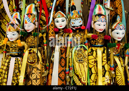 traditionelle Holzpuppen in Bali Indonesien Stockfoto