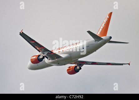 EasyJet Airbus A320, Gatwick Flughafen, West Sussex, England Stockfoto