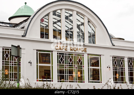 Cafe Rouge Gebäude in St Albans, Großbritannien Stockfoto