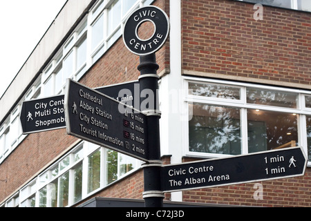 Zeichen im Stadtzentrum von St Albans, UK Stockfoto
