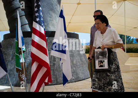 Israelis vereint mit Amerikanern in Trauer um die Opfer von 9/11 ein Jahrzehnt seit den Anschlägen. Jerusalem, Israel. 09.11.2011. Stockfoto