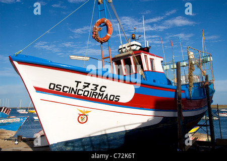 Angelboot/Fischerboot, Santa Luzia, Tavira, Algarve, Portugal Stockfoto