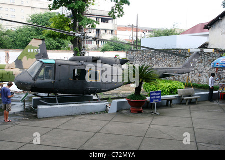 Amerikanische Huey Hubschrauber Museum der Kriegszeugnisse in Ho Chi Minh City, Vietnam Stockfoto