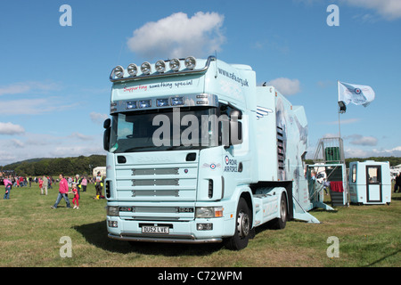 Zugmaschine Scania 124L Stockfoto