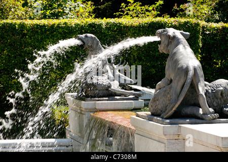 Jagd-Tierfiguren Süden Marmor Brunnen, Herrenchiemsee, Herreninsel oberen Bayern Deutschland Stockfoto