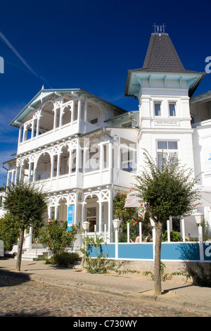 Villa am Meer Resort Baustil auf historischen, denkmalgeschützten Wilhelmstraße, Sellin, Insel Rügen, Ostsee, Deutschland Stockfoto