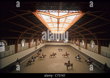 Französischen Republikanischen Garde auf Reiten zeremonielle Maßeinheit der französischen Gendarmerie Garde Republicaine Manege de Caserne des Celestin Stockfoto