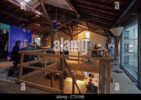 Architekten NACO basieren in einer umgebauten Lagerhalle im Viertel Marais, Paris, Frankreich Stockfoto