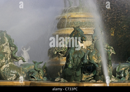 Fontaine des Quatre-Parties du Monde oder Fontaine de Observatoire größten öffentlichen Park Jardin du Luxembourg in Paris 6e Arrondis Stockfoto