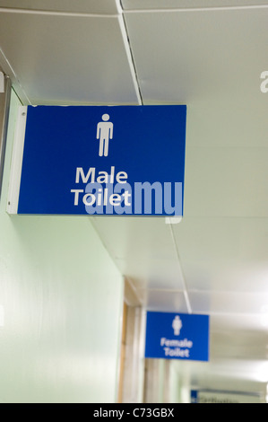 Männlichen WC Schild im Krankenhaus Stockfoto