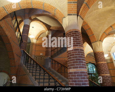 Treppe an der Kunsthochschule Teekenschool entworfen von Cuypers Architekt Roermond Limburg Niederlande Stockfoto