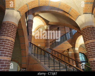 Treppe an der Kunsthochschule Teekenschool entworfen von Cuypers Architekt Roermond Limburg Niederlande Stockfoto