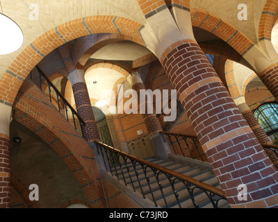 Treppe an der Kunsthochschule Teekenschool entworfen von Cuypers Architekt Roermond Limburg Niederlande Stockfoto