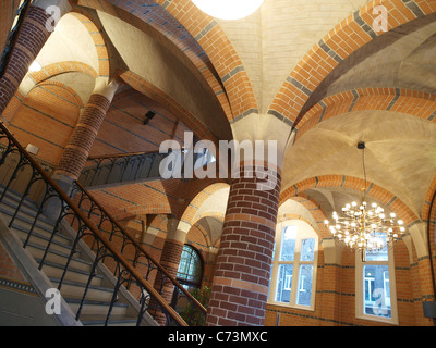 Treppe an der Kunsthochschule Teekenschool entworfen von Cuypers Architekt Roermond Limburg Niederlande Stockfoto