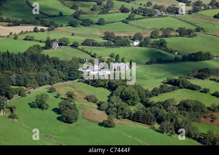 St.-Bartholomäus Kirche und das Kirkstile Inn, Loweswater, Nationalpark Lake District, Cumbria Stockfoto