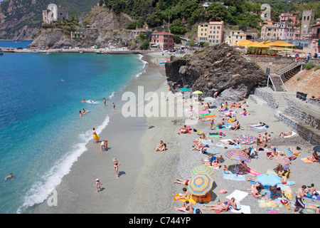 Badestrand von Monterosso al Mare, Cinque Terre, UNESCO-Weltkulturerbe, Ligurien di Levante, Italien, Mittelmeer, Europa Stockfoto