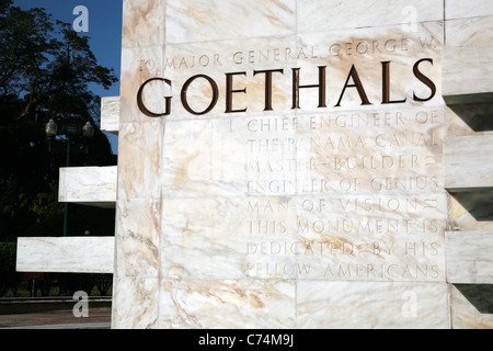 Goethals-Denkmal an der Panama-Kanal Verwaltungsgebäude, Panama-Stadt. Stockfoto
