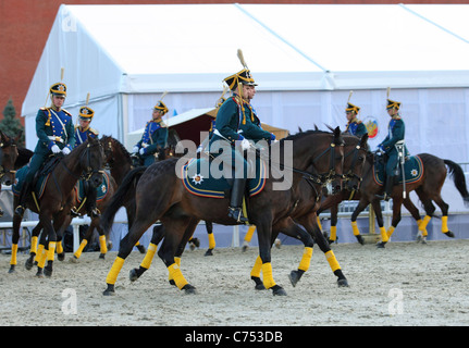 Moskau, Russland, September 04,2011: Parade der Ehre Kavallerie-Eskorte durch Präsidenten Regiment auf dem Roten Platz Stockfoto