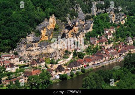 Frankreich, Dordogne-Tal: Blick vom Belvedere de Dordogne in Jardins Suspendus de Marqueyssac in La Roque-Gageac Stockfoto