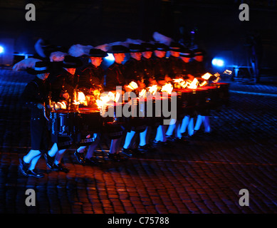 "Top Secret Drum Corps aus der Schweiz führen an die Musik Festival o'Spasskaya Tower" in Moskau, 2011 Stockfoto