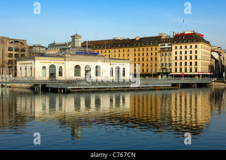 Exhibition Centre Cité du Temps auf der Brücke Pont De La Machine, Genf, Schweiz Stockfoto