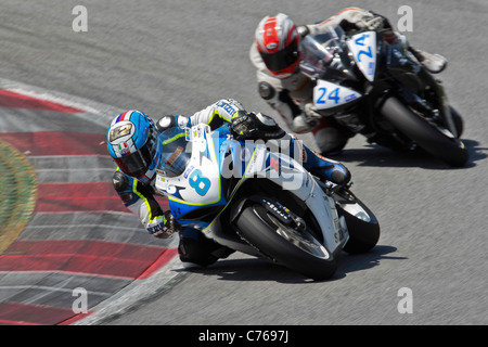 ZELTWEG, Österreich - 21 AUGUST Lukas Pesek (#8, Tschechien) konkurriert in der IDM Supersport-Cup am 21. August 2011 Stockfoto