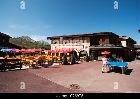 Restaurant Le Matafin im Zentrum von Belle Plagne, Savoie in den französischen Alpen Stockfoto