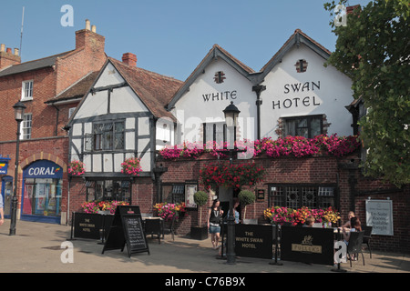 Das White Swan Hotel in Rother Straße in Stratford-Upon-Avon, Warwickshire, UK. Stockfoto