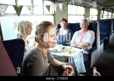 Celebrity Chef Sarah Weiner Dreharbeiten in Dorset, England, UK für eine deutsche TV-Serie. Stockfoto