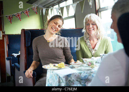 Celebrity Chef Sarah Weiner Dreharbeiten in Dorset, England, UK für eine deutsche TV-Serie. Stockfoto