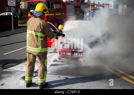 Ford Fiesta Auto elektrisches Feuer  Southport Feuerwehr, Merseyside, UK Stockfoto