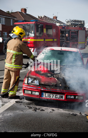 Ford Fiesta Auto elektrisches Feuer  Southport Feuerwehr, Merseyside, UK Stockfoto