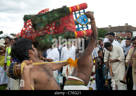 Ein Büßer in der Thaipusam-Prozession, während des jährlichen Festivals Chariot, tamilischen Gemeinschaft Tooting, London Stockfoto