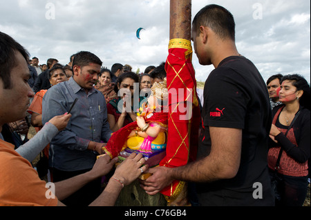 Die hinduistischen Ganesh Festival findet jedes Jahr in Shoeburyness, Essex. In diesem Jahr etwa 15.000 Anhänger nahmen an der Zeremonie. Stockfoto