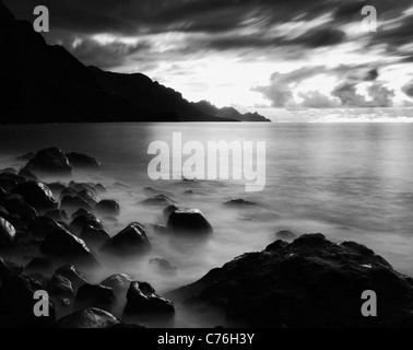 Sonnenuntergang von Guayedra Strand in der Nähe von Agaete auf die robuste Nord West Küste von Gran Canaria, Kanarische Inseln, Spanien Stockfoto