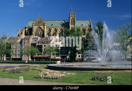 Kathedrale St. Etienne angesehen vom Place De La Comedie, Metz, Lothringen, Frankreich Stockfoto