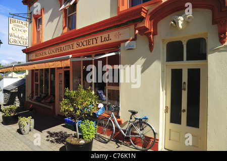 Eine traditionelle irische Ladenfront in die Stadt Kenmare, Co. Kerry, Rep of Ireland. Stockfoto