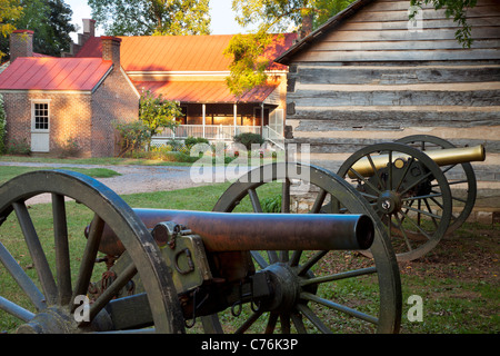 Kanone in der Carter-Haus - Website von blutigen Bürgerkrieg Schlacht von Franklin (30. November 1864), Tennessee USA Stockfoto