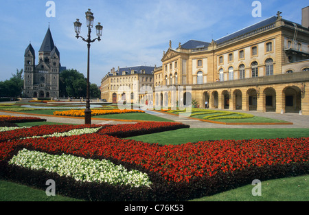 Temple Neuf Kirche und Oper-Theater-Gebäude, Place De La Comedie (Comedy Platz), Metz, Moselle, Lothringen, Frankreich Stockfoto