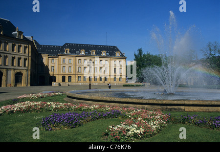 Hotel De La Comedie (Comedy Platz) mit zurück Präfektur Gebäude, Metz, Moselle, Lothringen, Frankreich Stockfoto