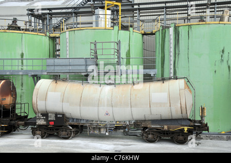Tank Wagen Contening flüssige Kreide geparkt in Fabrik, chemische Industrie, Condat, Dordogne Frankreich Stockfoto