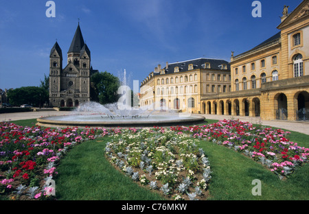 Temple Neuf Kirche und Oper-Theater-Gebäude, Place De La Comedie (Comedy Platz), Metz, Moselle, Lothringen, Frankreich Stockfoto