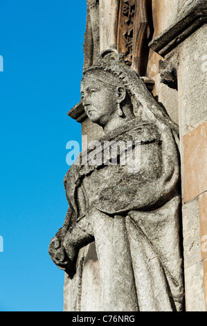 Überqueren Sie Statue der Königin Victoria in Banbury, Oxfordshire, England Stockfoto