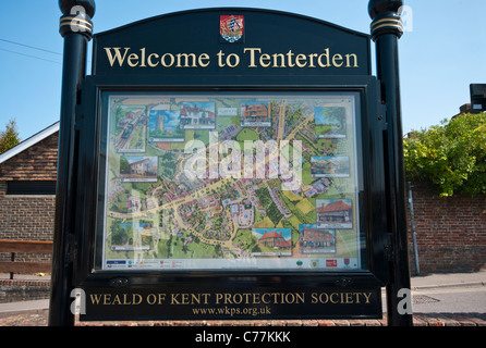 Willkommen bei Tenterden Stadt Karte Zeichen Kent England Stockfoto