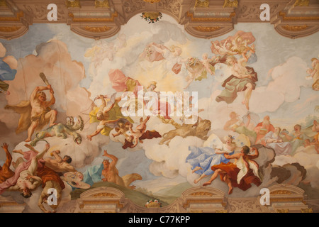 Österreich, Wachau, Melk, The Abbey, The Marble Hall Deckenfresko Athena auf einem Wagen von Paul Troger Stockfoto