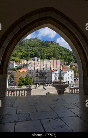 Portugal, Sintra, dem Praca da Republica Platz vom Königspalast (Palacio Nacional de Sintra) Stockfoto