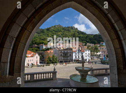 Portugal, Distrito de Lisboa, Sintra, dem Praca da Republica Platz vom Königspalast (Palácio Nacional de Sintra) Stockfoto