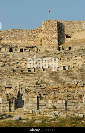 Ruinen von Milet, griechisch-römischen Amphitheater bei Dämmerung, Aydin Provinz West Südwest Türkei, Europa, Mittlerer Osten, Asien Stockfoto